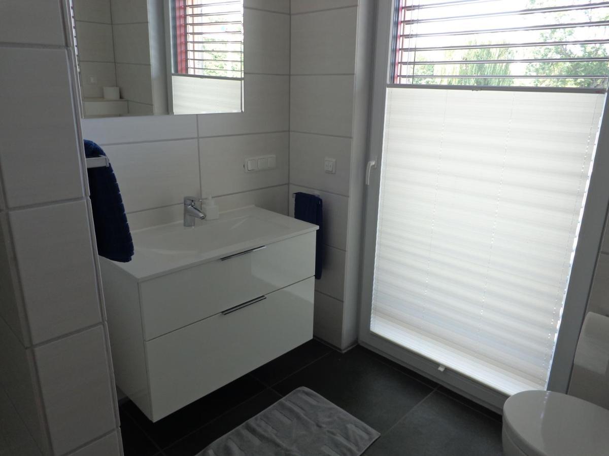 Lagrette Ferienwohnung Am Hainer See Neukieritzsch Exterior foto